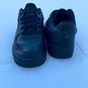 These All Black Air Force 1s in good condition used like 10 times 100% AUTHENTIC
